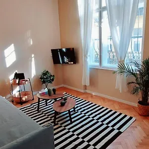  Apartment A+ Downtown Akacfa